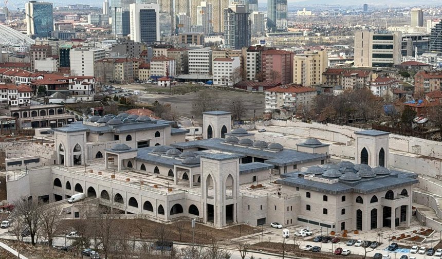 Ankara Ulus’ta yıllardır beklenen proje tamamlandı: Dolmuş durakları taşınıyor, kültür merkezi açılıyor