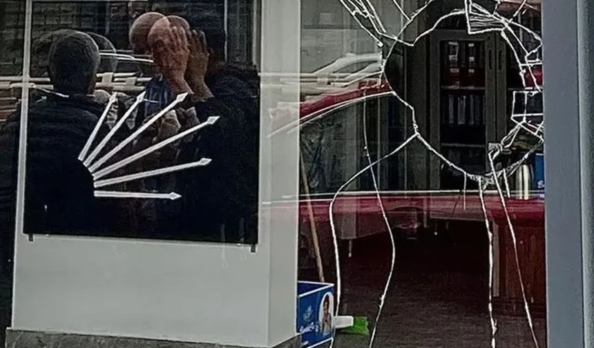 Keçiören’de CHP ilçe binasına taşlı saldırı: Şüpheli gözaltında