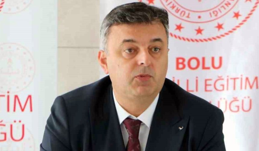 Skandal olay: Milli Eğitim Müdürü'nün "çok güzelsin" mesajıyla yer yerinden oynadı!