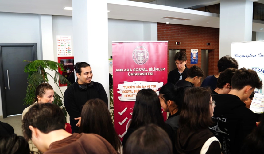 Gazi Anadolu Lisesi Kariyer Günleri Ankara'da Yoğun İlgi Gördü