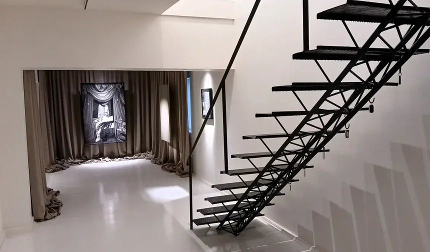 “Güneş Hiç Gölge Görmedi” Ka ve Galeri Siyah Beyaz’da eş zamanlı olarak açıldı