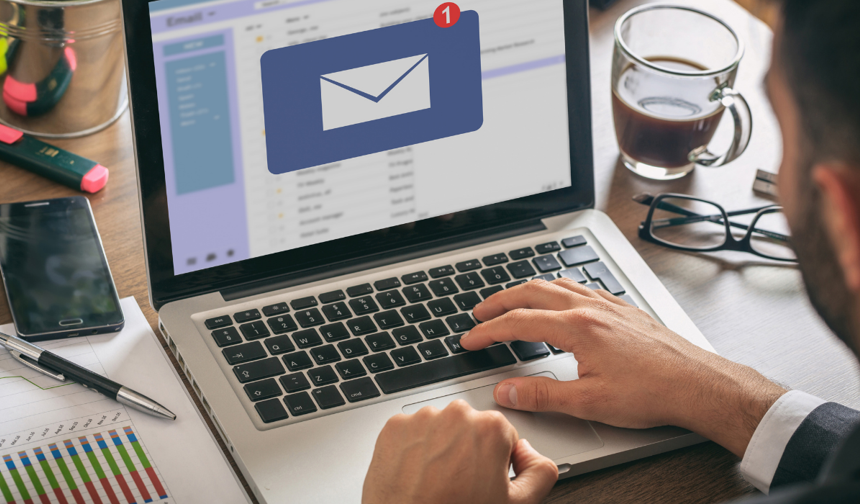 Mesai bitti sanmayın! Akşam gelen iş mesajları tazminat sebebi olabilir