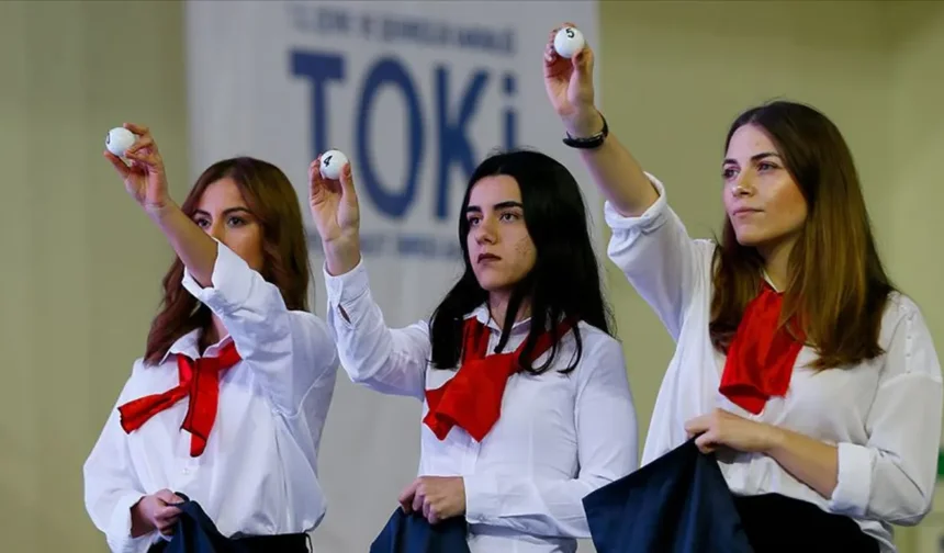 TOKİ İstanbul kura sonuçları açıklandı: 100 bin konutun sahipleri belli oldu