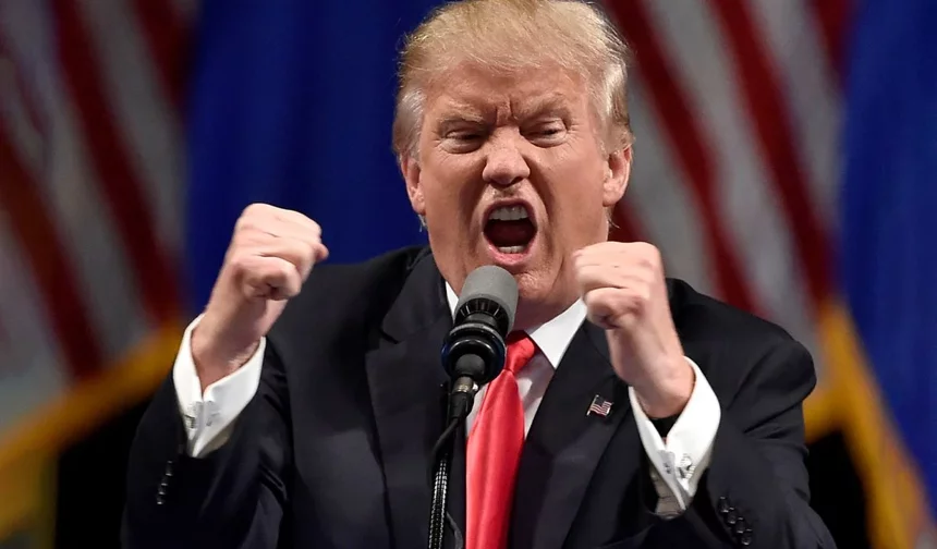 Trump’tan İran’a küfürlü tehdit: 'Salı günü eşi benzeri olmayacak'