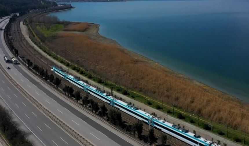 Türkiye'nin Milli Hızlı Treni'nde kritik eşik aşıldı: Testlerde 240 km hıza çıktı!