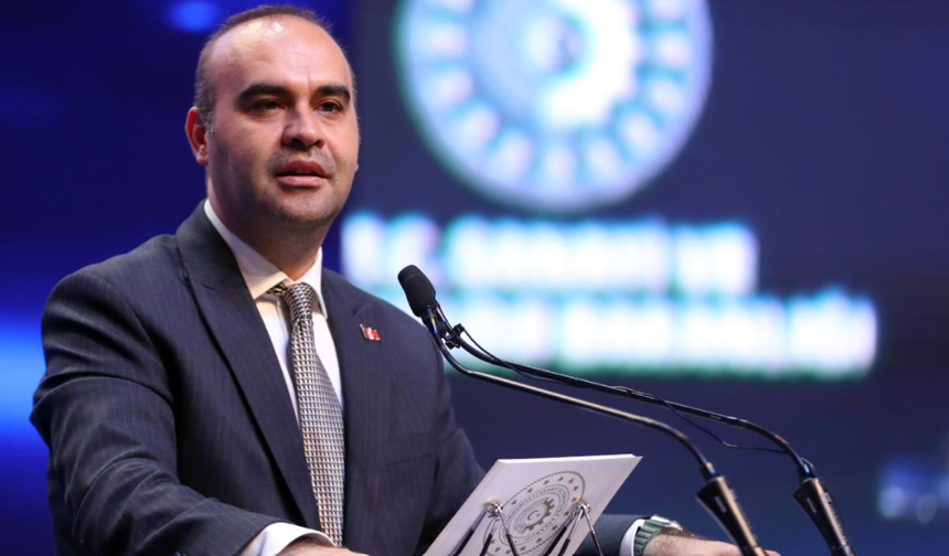 Bakan Kacır’dan Ay görevi açıklaması: Türkiye 2027’de tarihi uzay adımı atacak