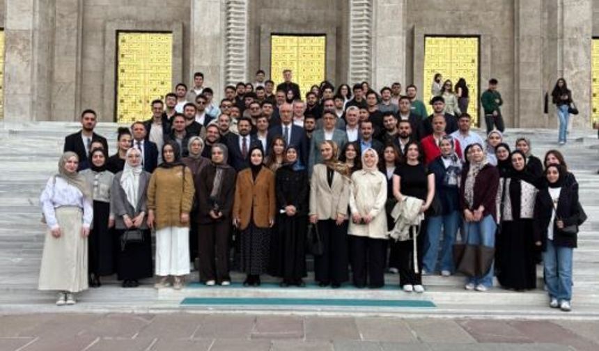 Ankara BİNYAR Derneği Gençleri TBMM'de Demokrasi Sürecini İnceledi