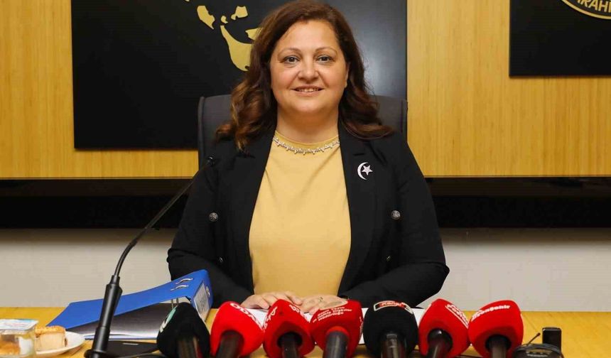 Siyaset gündemi çalkalanıyor... Burcu Köksal AK Parti Genel Merkezi'nde!