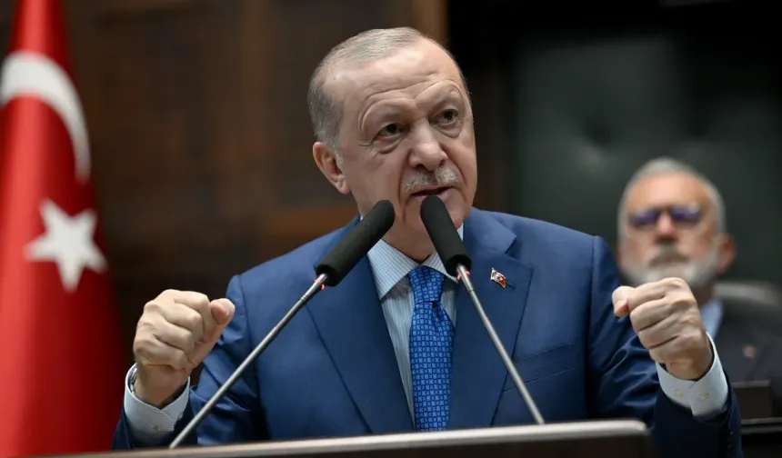 Cumhurbaşkanı Erdoğan’a Özel Miğfer Hediyesi! Üzerindeki Detaylar Dikkat Çekti