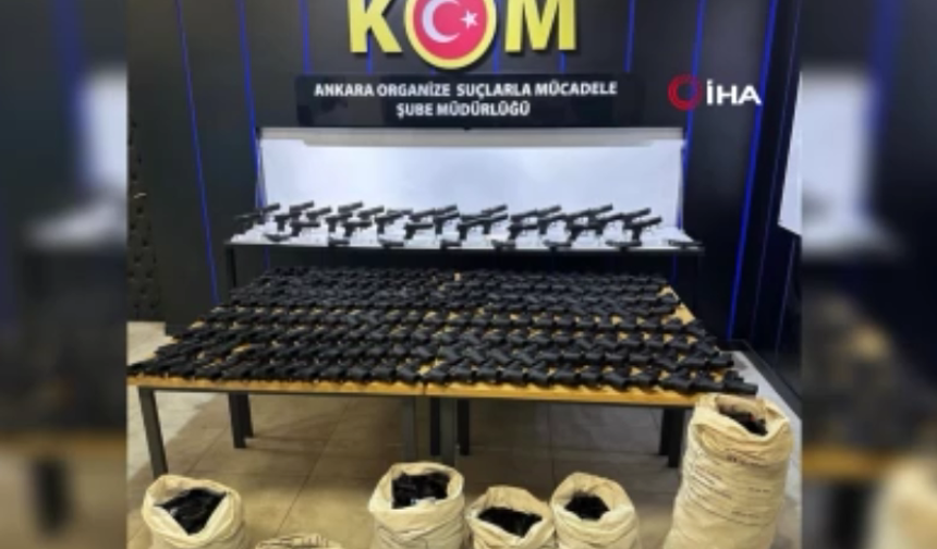 Ankara polisi kaçak silah sevkiyatını çökertti: TIR'dan cephanelik çıktı!