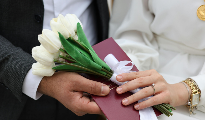 Diyanet'in çeyiz desteğinde gözler sonuç ekranında: Gençler için kritik gün yarın!