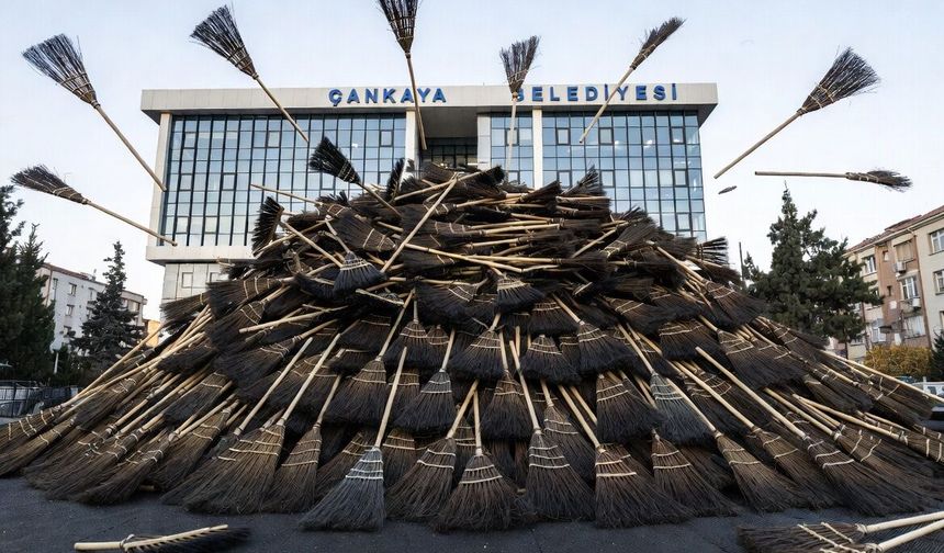 Çankaya Belediyesi’nin 130 bin süpürge İhalesi tepki çekti