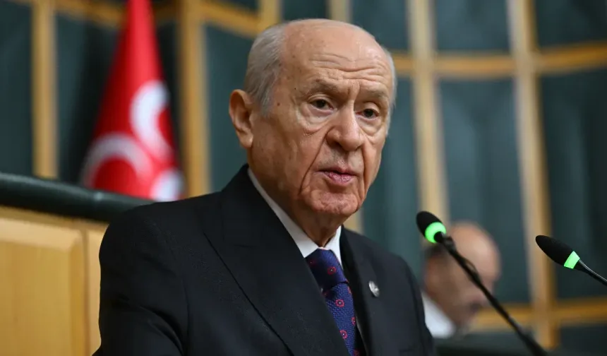 Bahçeli’den 19 Mayıs mesajı: 'Kılıcın yanına algoritma, sancağın yanına yazılım eklenmiştir'