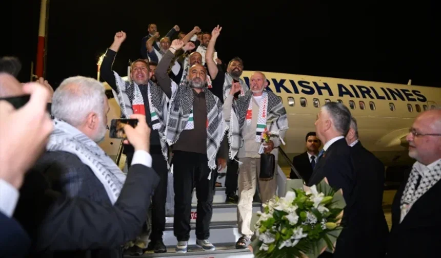 İsrail’in alıkoyduğu aktivistler İstanbul’da! Uçak iniş yaptı