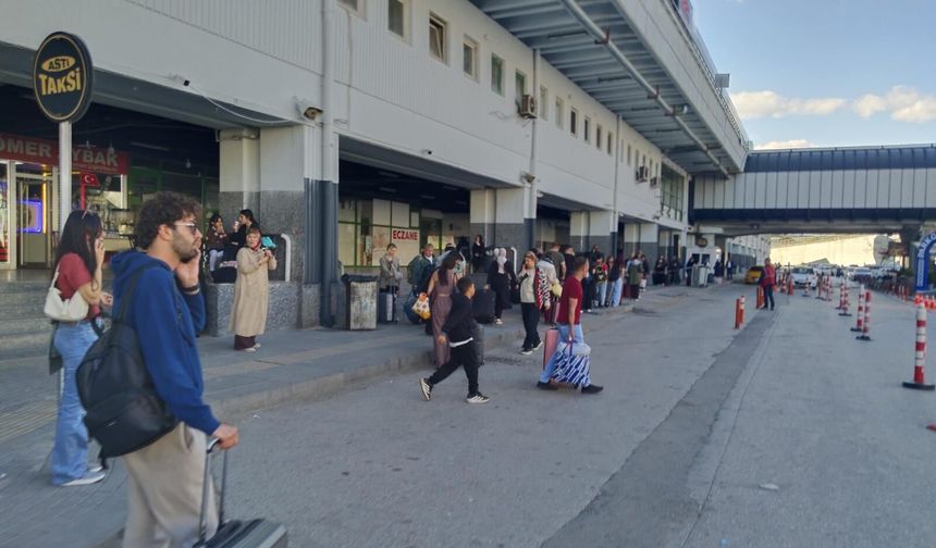 Ankara AŞTİ'de bayram sonu trafiği