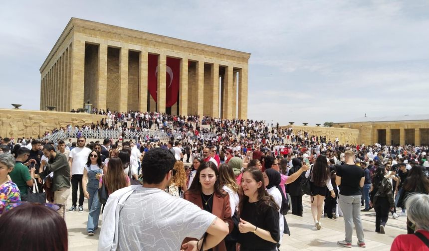 Bayramda Ankaralılar Atasını unutmadı!