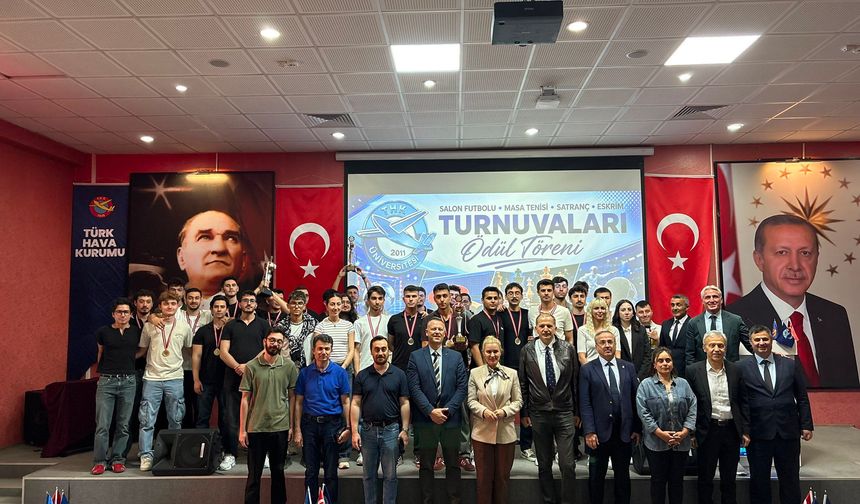 Türk Hava Kurumu Üniversitesi'nde sporun kazananları ödüllerine kavuştu