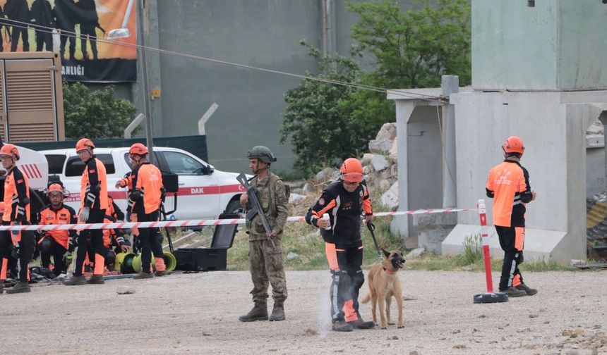 TSK’dan gerçeği aratmayan afet tatbikatı!