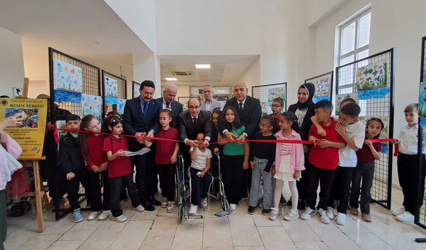Yenimahalle’de “Akvaryum” Resim Sergisi Büyük İlgi Gördü