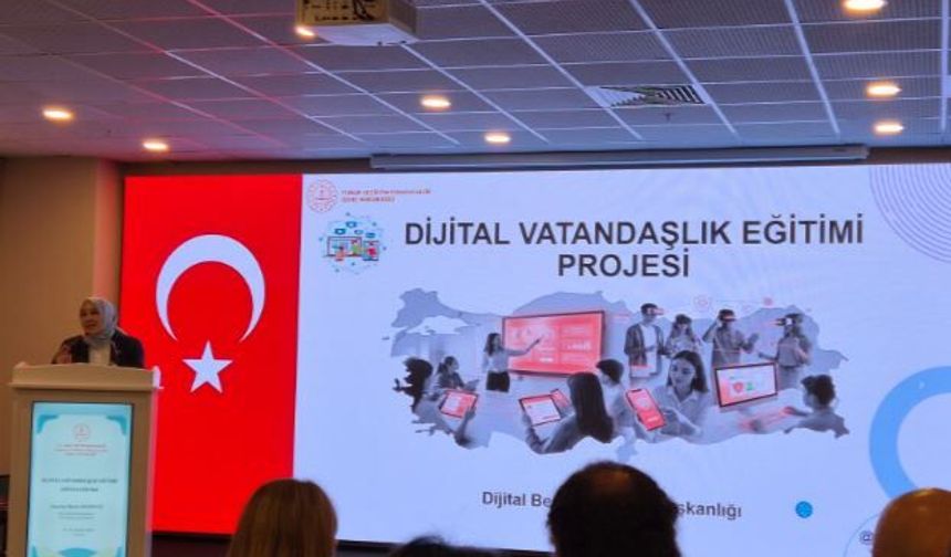 Dijital Vatandaşlık Eğitici Eğitimi Ankara'da Gerçekleştirildi
