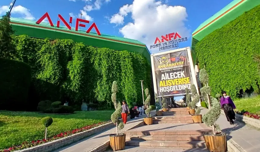 Altınpark’ta moda ve lezzet rüzgârı esti