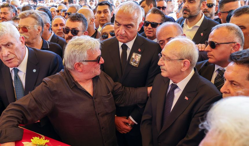 Kadir İnanır'ın cenazesinde olay görüntüler! Kılıçdaroğlu bakın nelerle karşılaştı...