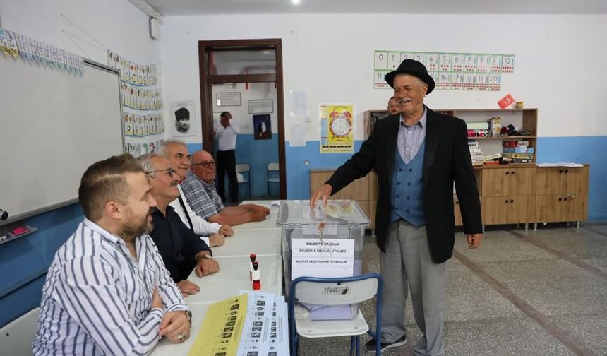 YSK kararı sonrası sandıklar kuruldu: Binlerce seçmen oy kullanıyor!