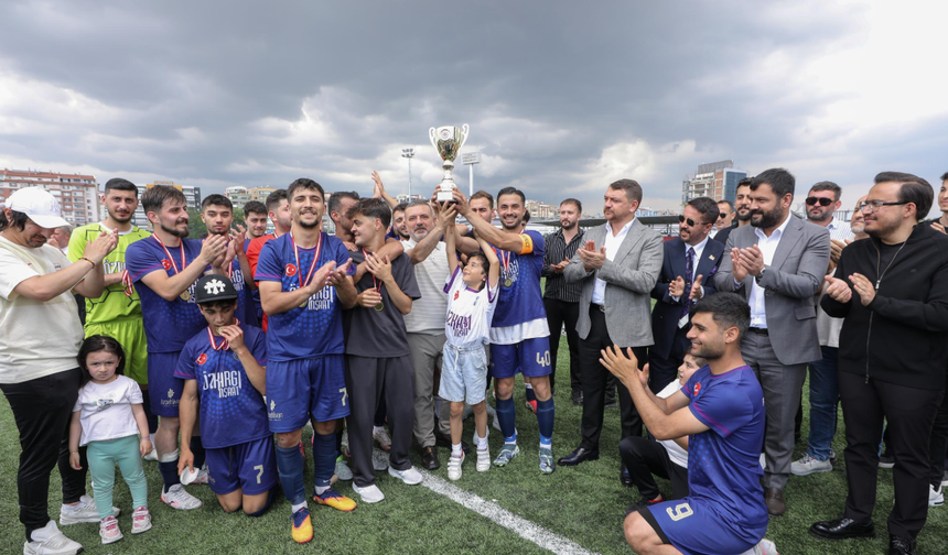 Yenikent Gücü SK Şampiyon Oldu: 1. Amatör Lig’e Yükseldi