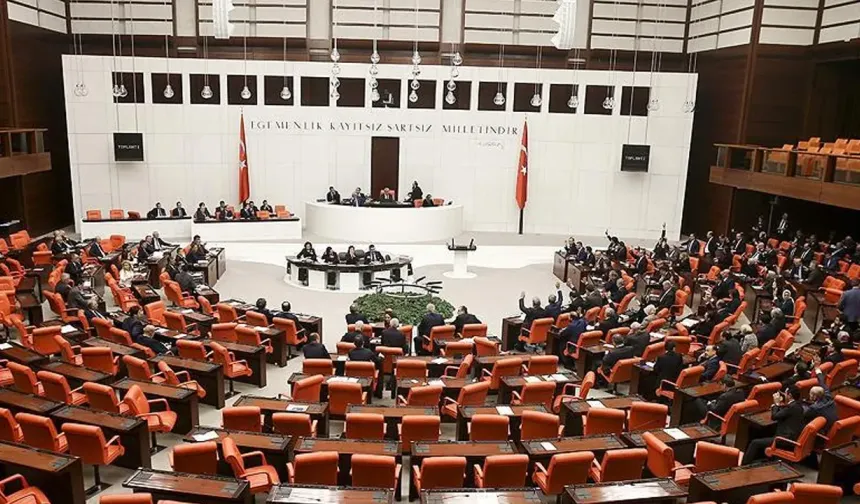 30 maddelik ekonomi teklifi TBMM’de! Emekli maaşına zam, belediyelere kesinti…