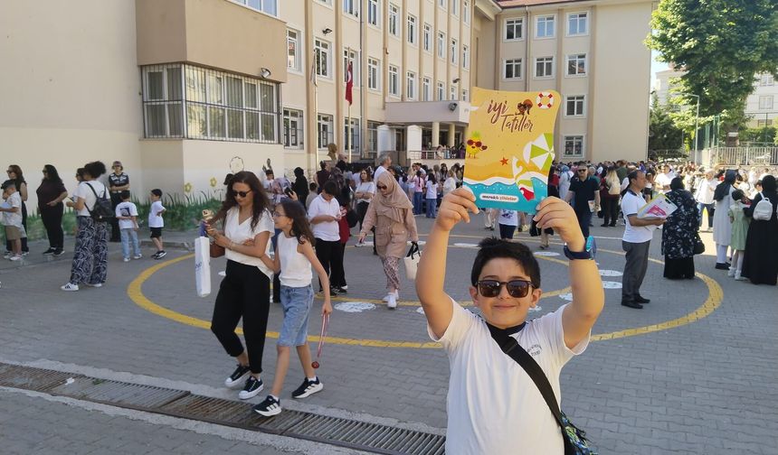 Başkent Ankara'da karne trafiği!