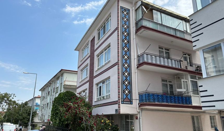 Ankara’da aile faciası! Emekli polis kendisini bıçaklayan oğlunu öldürdü!