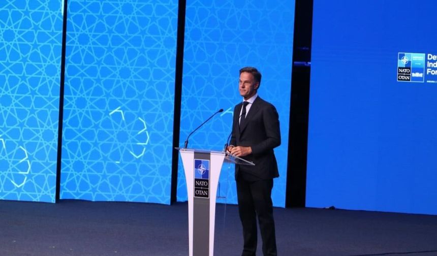 Rutte'den dikkat çeken Rusya uyarısı: "Ulusal bütçenin yarısı savaşa gidiyor"
