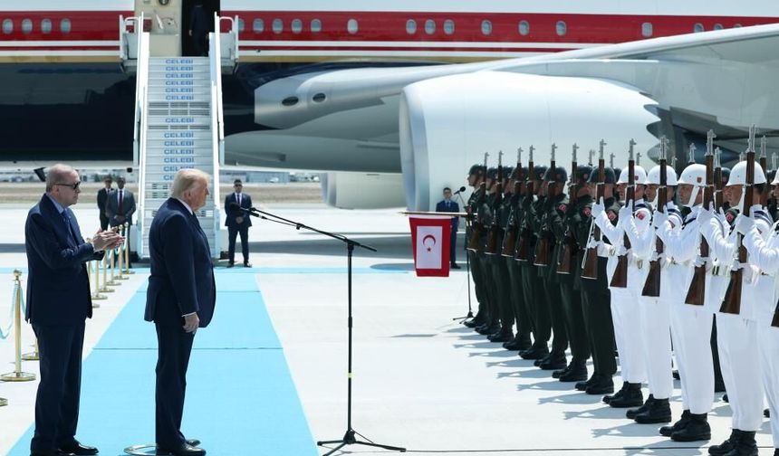 Donald Trump Ankara'da! İşte askerlere Türkçe selam verdiği anlar...