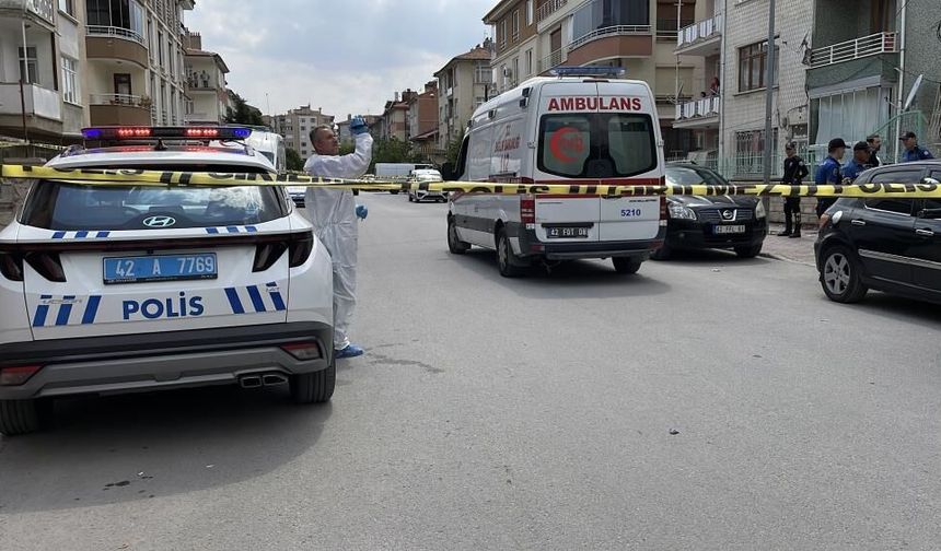 Üvey annesi ve kız kardeşinin boğazlarını keserek öldüren cani yakalandı!