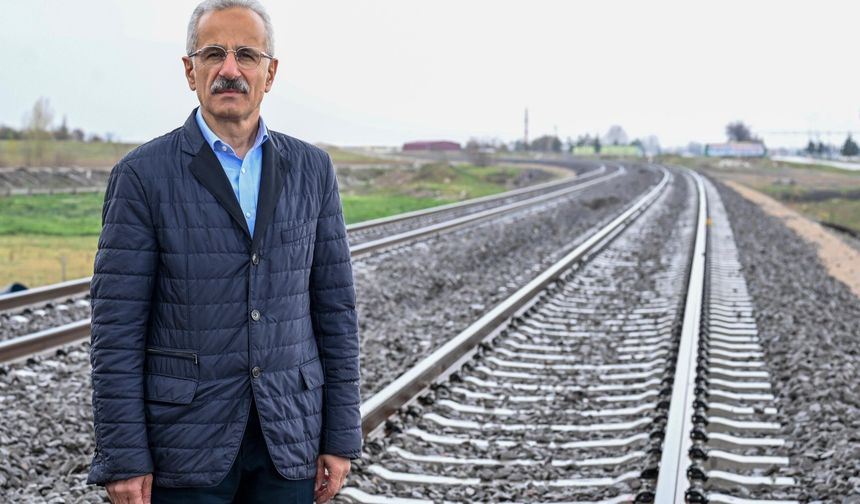 Bakan Uraloğlu duyurdu: "Ankara'nın batısındaki banliyö hattı 52 kilometreye ulaşacak"