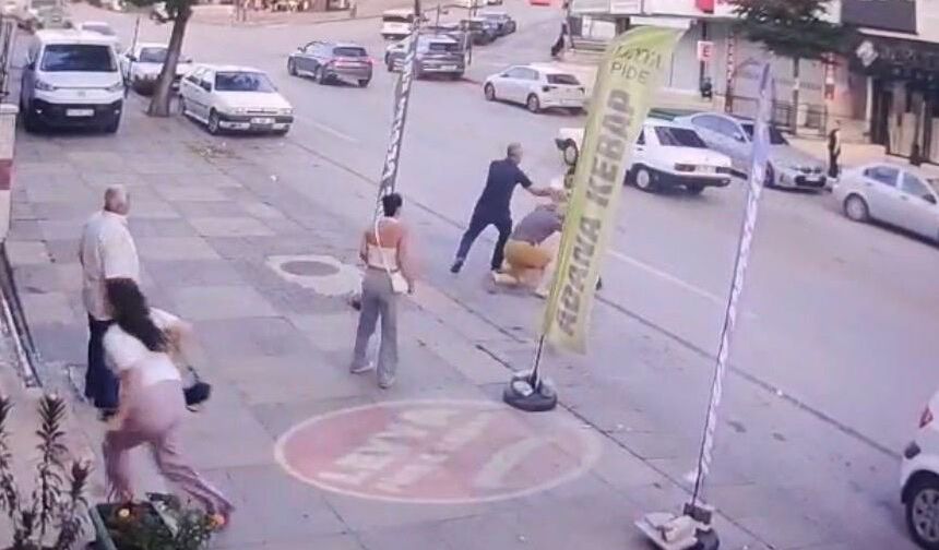 Ankara'da dehşet anları: Kız çocuklarını korumak isteyen 72 yaşındaki adam tekme ve yumruklarla darbedildi!