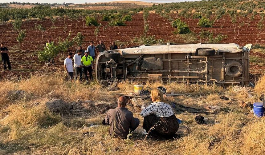 Şanlıurfa'da Feci Kaza! Tarım İşçilerini Taşıyan Minibüs Takla Attı