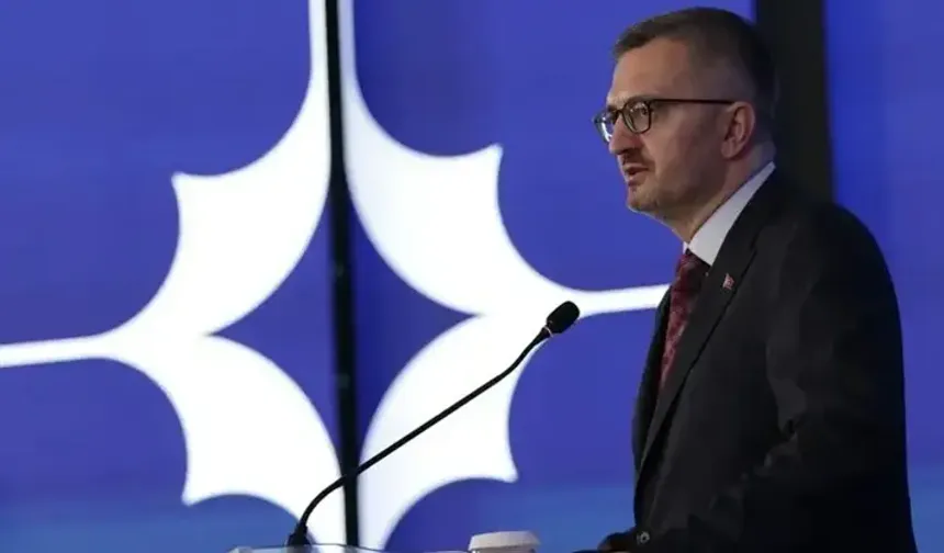 Burhanettin Duran: Cumhurbaşkanı Erdoğan, NATO Zirvesi'nde Türkiye'nin barış diplomasisini bir kez daha ortaya koydu