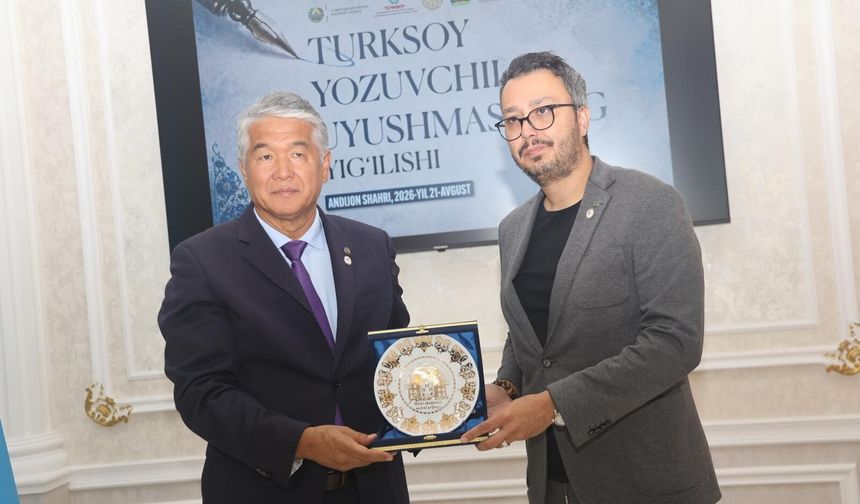 Prof. Dr. Muhammet Enes Kala'ya Kazakistan'dan Abay Nişanı, Azerbaycan'dan fahri üyelik