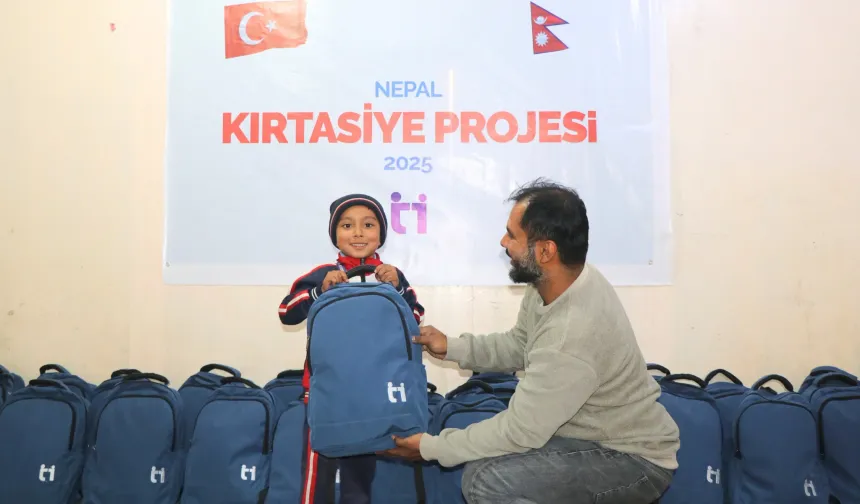 18 ülkede 20 bin çocuğa kırtasiye desteği: 'İyilik çantası sizinle dolsun'