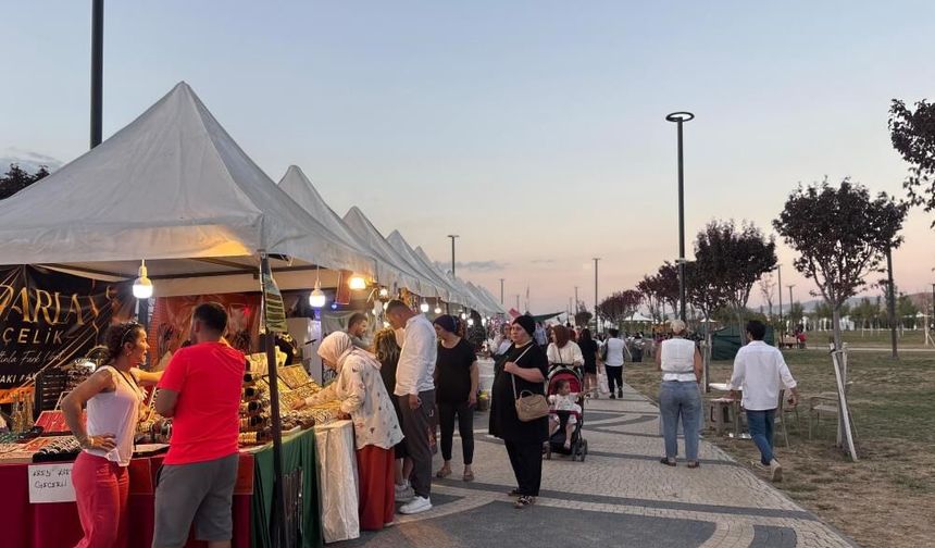 Ankara'daki Sincan Yaz Festivali'nde konser, alışveriş ve yöresel lezzetler bir arada