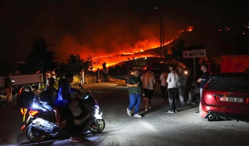 Mamak'ta gece boyunca süren yangın kontrol altına alınamadı: 1 kişi gözaltında
