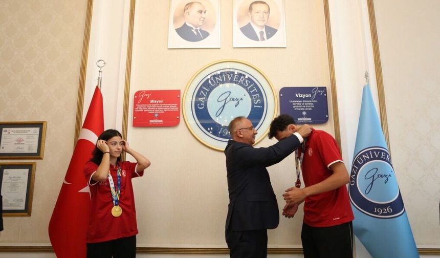 Gazi Üniversitesinin Avrupa şampiyonları ödüllendirildi