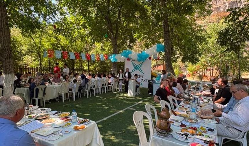 Ankara Beypazarı’nda TÜGVA Yaz Okulu sona erdi: Öğrenciler final programında buluştu