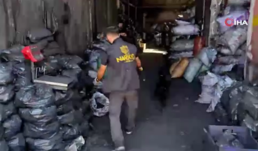 Ankara'da kömür çuvallarının arasından çıktı! 1,5 kilogram esrar ele geçirildi