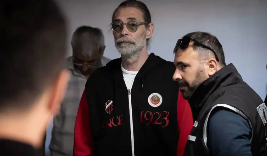 Etimesgut Belediye Başkanı Erdal Beşikçioğlu görevden uzaklaştırıldı!