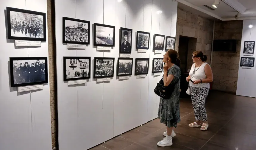 Anıtkabir'deki "Kurtuluşa Doğru, Ya İstiklal Ya Ölüm" Sergisine yoğun ilgi