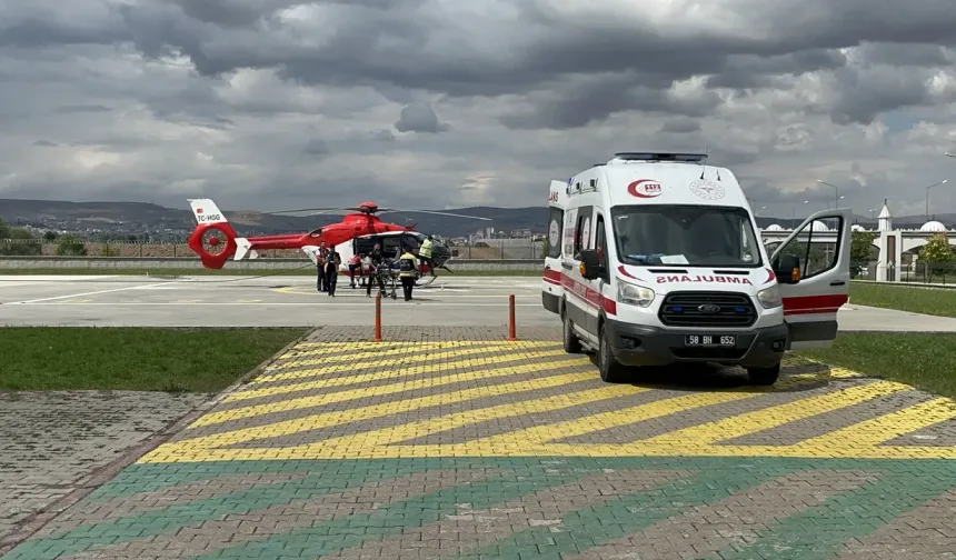 Sivas'ta Feci Kaza: Yolcu Minibüsü Şarampole Devrildi 4 Ölü