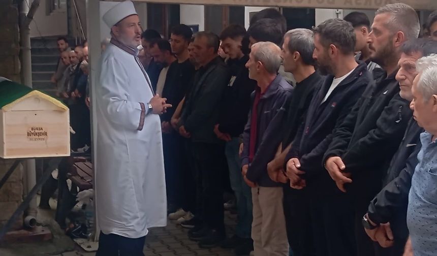 Motosiklet kazasında hayatını kaybeden 19 yaşındaki Burak’a son veda
