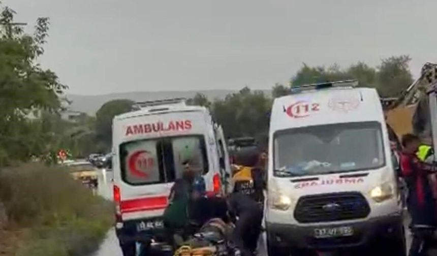 Gökçeada’da minibüs devrildi: Sürücü hayatını kaybetti, 2 kişi yaralandı